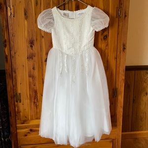 Girls size 6,NWOT, excellent condition. Smoke-free